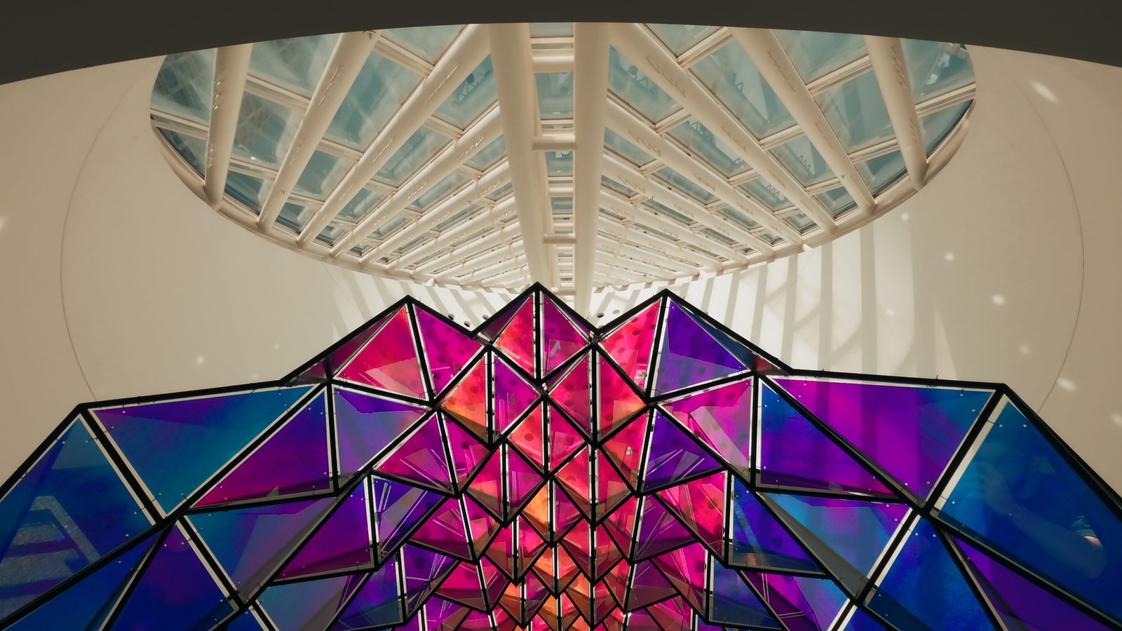 Kodak Dusk before and after comparison on a stained glass sculpture